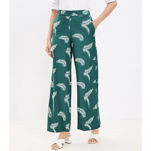 Ann Taylor Loft Pants - ANN TAYLOR LOFT 2023 Green Leaf Fluid Wide Leg Pants